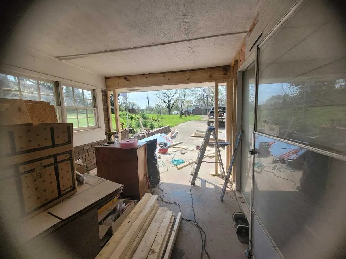 Air movers and dehumidifier for Water Mitigation Services in Horseshoe Bay